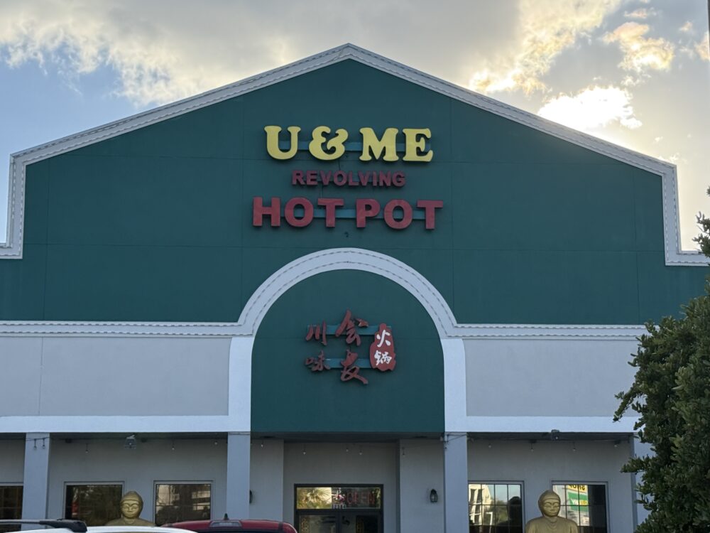 U & Me Revolving Hot Pot